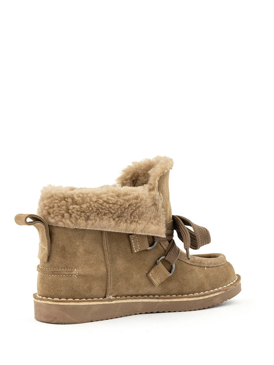 Enkelboot Adina, Babouche
