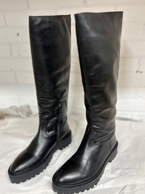 Hoge zwarte laars - Hip Shoe style
