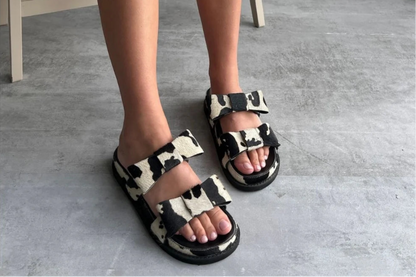 Slipper 'Be my guest' cow - Copenhagen Shoes