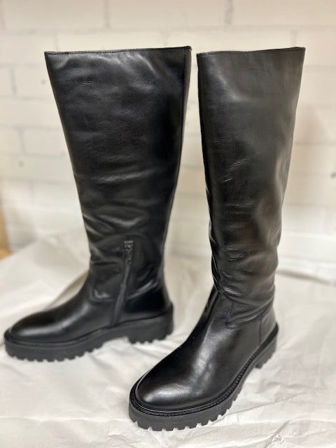 Hoge zwarte laars - Hip Shoe style